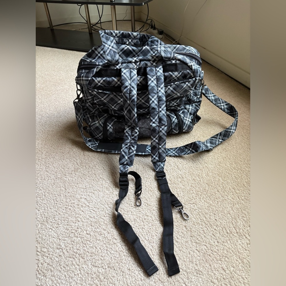 Lug Boxer 2 Convertible Overnight Bag-Plaid Grey-NWOT - Picture 5 of 13